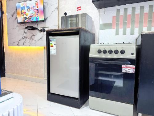 JM Furnished Kampala Entebbe Rd E - image 4