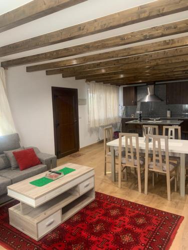 Koplietošanas atpūtas telpa ar TV, Casa do Feligrés e da Alsira (Casa do Feligres e da Alsira) in Souto