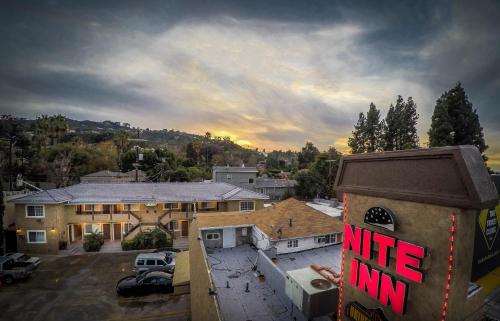 Nite Inn at Universal City - image 10