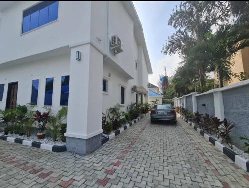 Tastefully furnished one bedroom Gwarinpa