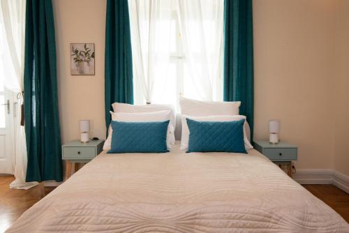 Kings City - Central Apartment