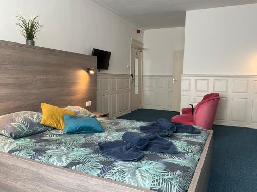 room detail thumbnail 1