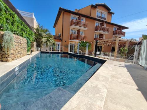 Logis Hotel De La Clape - 수영장