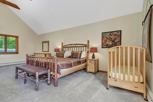 Amazing Estate on 100 Acres with Swimming Pool and 10 BRs Amazing Estate on 100 Acres with Swimming Pool and 10 BRs