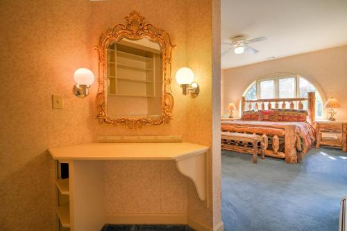 Amazing Estate on 100 Acres with Swimming Pool and 10 BRs Amazing Estate on 100 Acres with Swimming Pool and 10 BRs