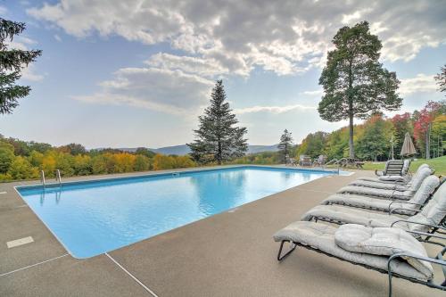 Amazing Estate on 100 Acres with Swimming Pool and 10 BRs in 纽芬 (VT)
