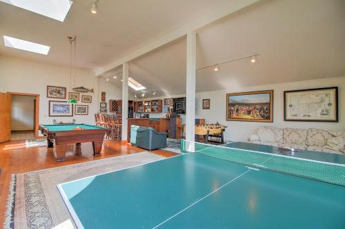 Amazing Estate on 100 Acres with Swimming Pool and 10 BRs Amazing Estate on 100 Acres with Swimming Pool and 10 BRs