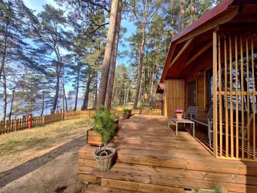 Zakątek Wdzydze -domek nr 7 w pierwszej linii od jeziora