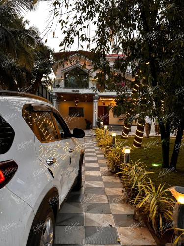 Sea's The Day Luxurious 5bhk Villa 2min From Awas Beach With Huge Private Pool And Lawn Area - Roha Ashtami