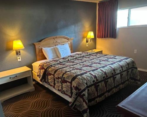 Western Holiday Motel - image 11