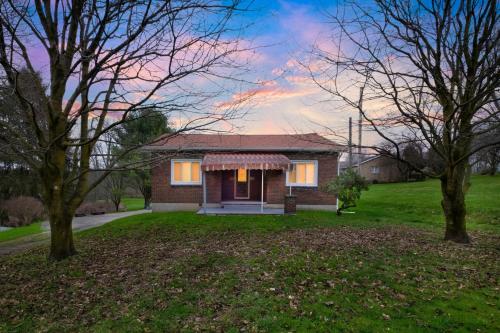 . Mercer Lakefront 3BR | Workspace + Pets