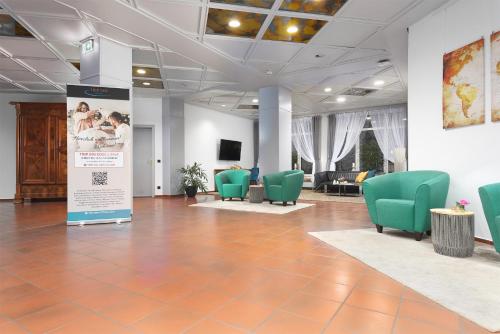 Shared lounge/TV area, ACHAT Hotel Egelsbach Frankfurt in Egelsbach