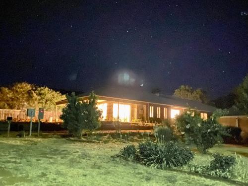 Exterior view, Toodyay Upon Avon Guest House and Gallery in Toodyay