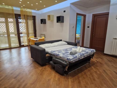 One-Bedroom Apartment image 7