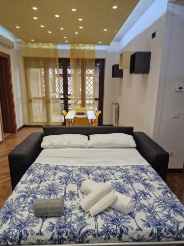 One-Bedroom Apartment image 5