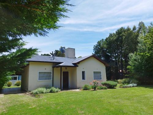 Casa con amplio jardin, Las Lomas Miramar,