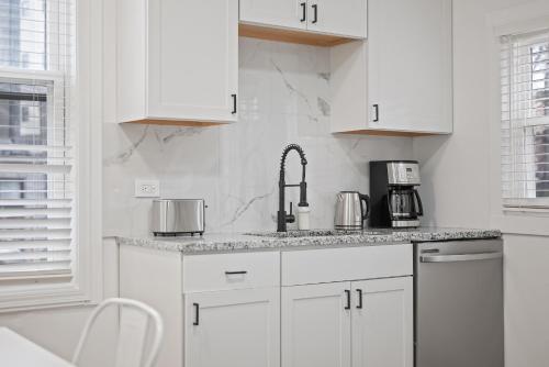 Shadyside, Pittsburgh !A Modern and Bright Private Bedroom with Shared Bathroom near Frick Művészeti Múzeum