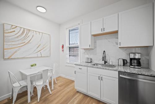 Shadyside, Pittsburgh !A Modern and Bright Private Bedroom with Shared Bathroom near Frick Művészeti Múzeum