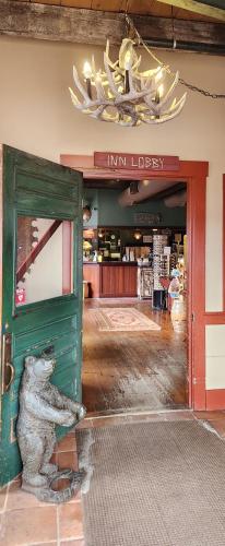 The Common Man Inn, Spa & Lodge The Common Man Inn, Spa & Lodge