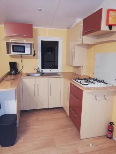 keuken, Mobil home la Salamandre in Vaour
