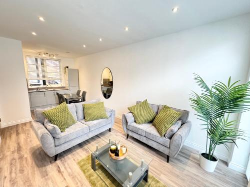 STUNNING APARTMENT - 2 DOUBLE BEDROOMS - EN-SUITE - FREE ALLOCATED PARKING - JQ QUARTER - BIRMINGHAM CITY CENTRE - SLEEPS 6 GUESTS - 2 BATHROOMs, Birmingham (zdjęcie 3)
