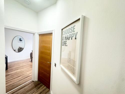 STUNNING APARTMENT - 2 DOUBLE BEDROOMS - EN-SUITE - FREE ALLOCATED PARKING - JQ QUARTER - BIRMINGHAM CITY CENTRE - SLEEPS 6 GUESTS - 2 BATHROOMs, Birmingham (zdjęcie 8)