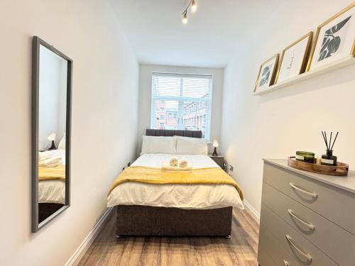 STUNNING APARTMENT - 2 DOUBLE BEDROOMS - EN-SUITE - FREE ALLOCATED PARKING - JQ QUARTER - BIRMINGHAM CITY CENTRE - SLEEPS 6 GUESTS - 2 BATHROOMs, Birmingham (zdjęcie 9)