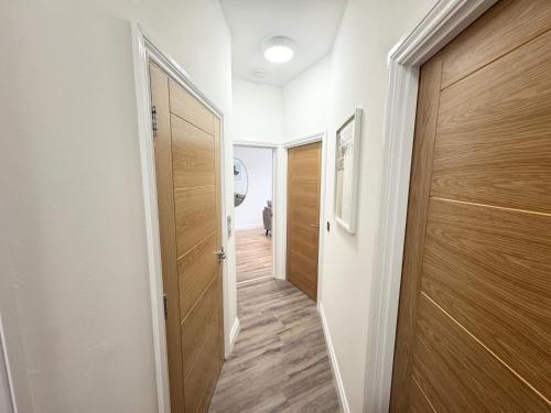 STUNNING APARTMENT - 2 DOUBLE BEDROOMS - EN-SUITE - FREE ALLOCATED PARKING - JQ QUARTER - BIRMINGHAM CITY CENTRE - SLEEPS 6 GUESTS - 2 BATHROOMs, Birmingham (zdjęcie 11)
