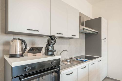 Marilyn - Modern and Cozy Apartment, Somma Lombardo (foto 9)