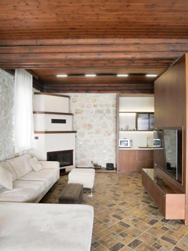Three-Bedroom Villa image 5