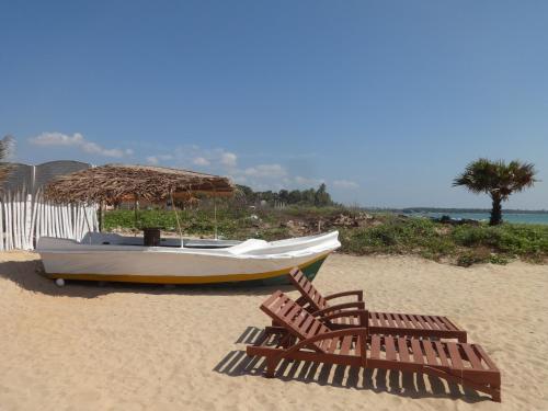 전망, Hotel Angel Inn Beach in 트링코말리