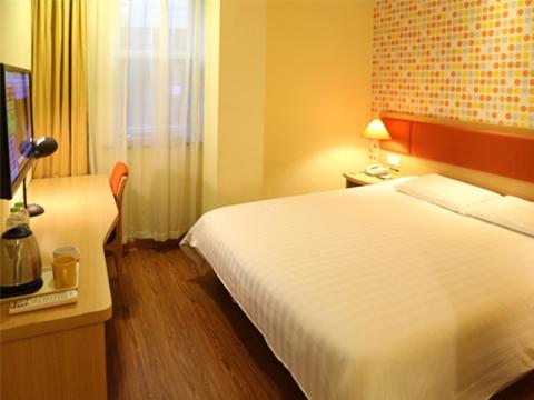 Home Inn Hangzhou Sijqing Clothing Market Home Inn Hangzhou Sijqing Clothing Market is perfectly located for both business and leisure guests in Hangzhou. Featuring a satisfying list of amenities, guests will find their stay at the property a