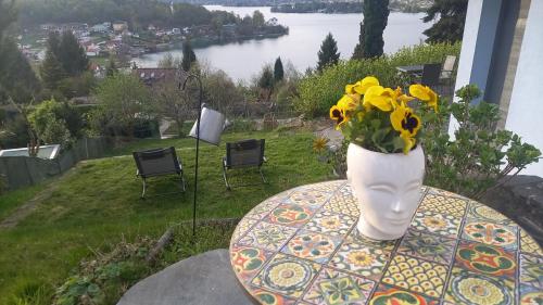  Haus Sonnenhang +Seeblick+Pool in Reifnitz