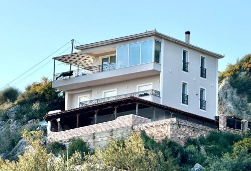 VILA ELEZI Piqeras in Piqeras
