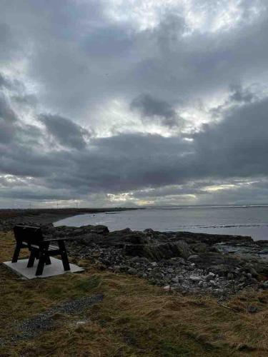 River View - Modern 4 Bedroom Bungalow in เอียสกี