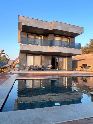 Zs blue in กียิกิสลาชิก