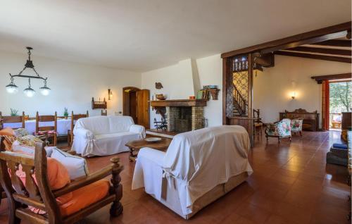 4 Bedroom Pet Friendly Home In Pergola in Pergola (Urbino)