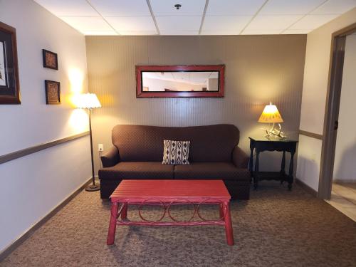 The Common Man Inn, Spa & Lodge The Common Man Inn, Spa & Lodge