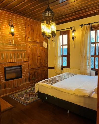Valide Sultan Konağı TARAKLI (Valide Sultan Konagı TARAKLI) in Aksu (Sakarya)