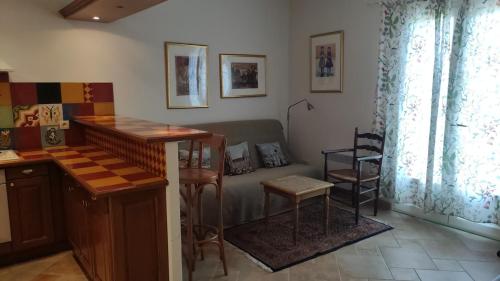 Villa Erbella with sea view from balcony and lovely garden, La Celle-sous-Gouzon