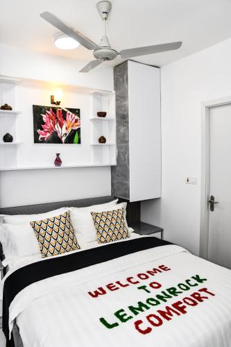 LemonRock Comfort near Male Local Market