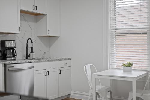 Shadyside, Pittsburgh !E Modern and Bright Private Bedroom with Shared Bathroom near Frick Művészeti Múzeum