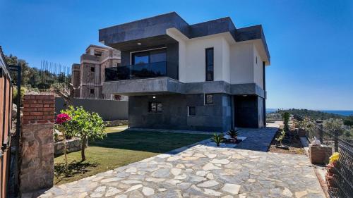 Zs blue in กียิกิสลาชิก