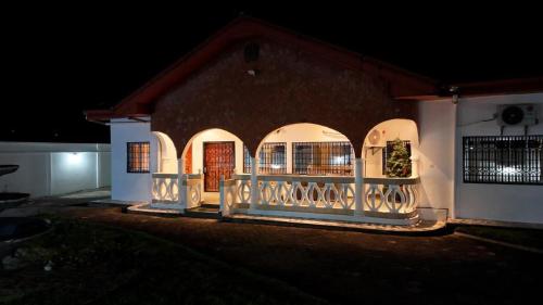 Luxury Villa AC Ensuite Room 8 in Limbe