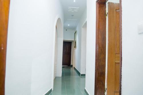 Luxury Villa AC Ensuite Room 8 in Limbe