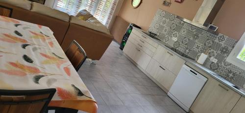 virtuve, Chez maman in Bassan