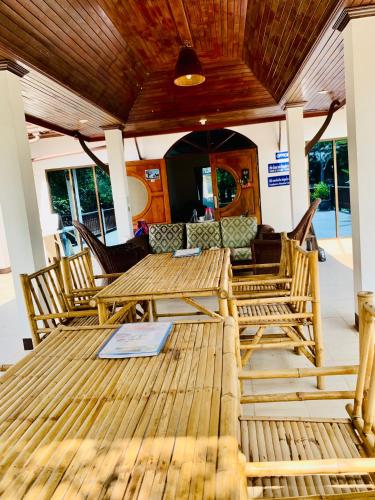 Restaurant, ROOM 1 at CET Resort with Pool, Padel, Tennis near Koh Talu