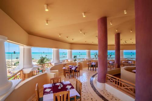 مطعم, رويال بيتش للشقق المخدومة (Royal Beach Serviced Apartments) in الأحياء