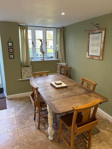 Létesítmények, Old church cottage in Chulmleigh