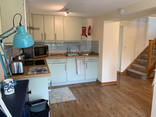 1 bed-cottage-Parking-Patio-close to coasts in North Hill